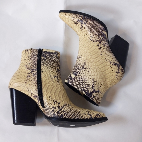 🆕🌿FREE PEOPLE JEFFREY CAMPBELL BOOTIES🌿 - Picture 15 of 16